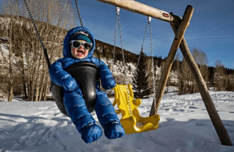 Insulated vs non-insulated Kids snow pants, which one to choose?